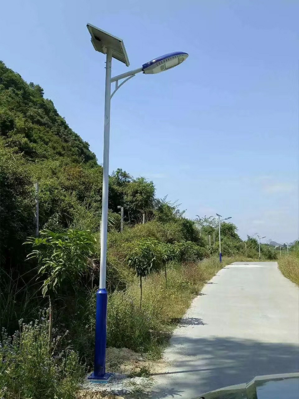 公司主营:太阳能路灯,道路灯杆,高杆灯,led路灯,景观灯,庭院灯,智慧